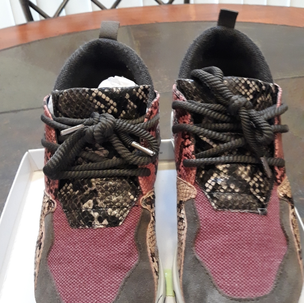 Steve Madden Sneakers